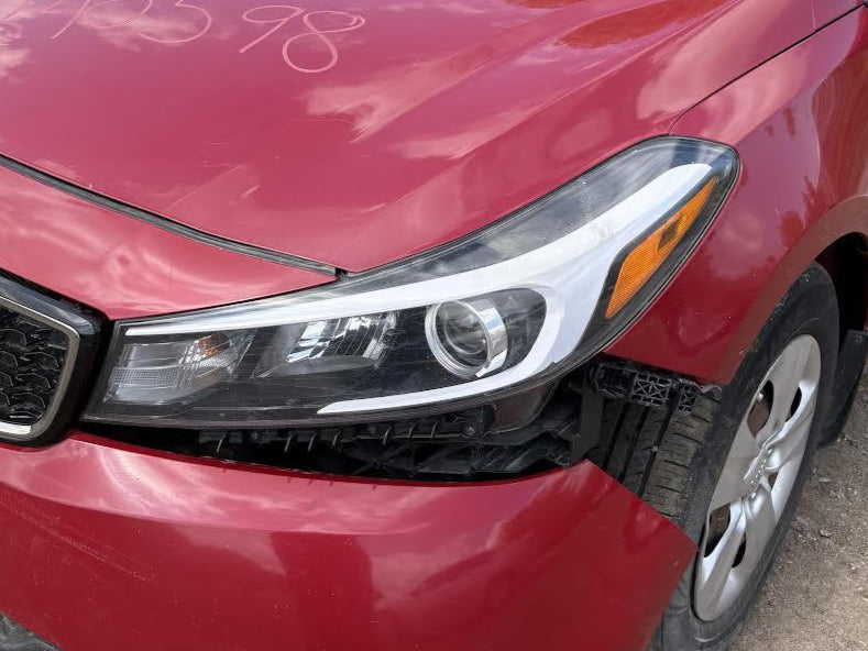 Used OEM LH Driver Side Headlight fits 2017-2018 Kia Forte 92101A7700