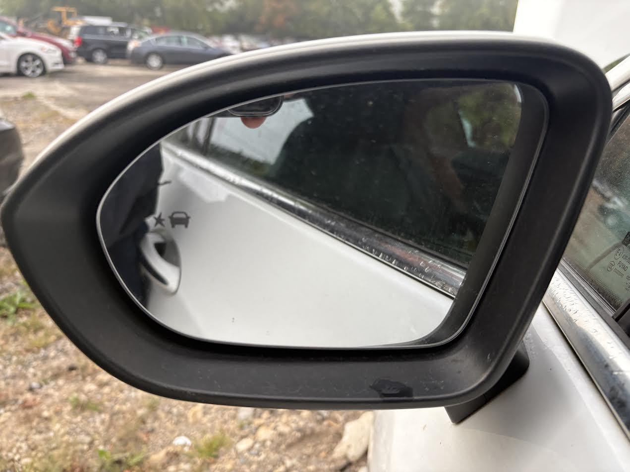 Used OEM L Door Mirror fits 2016-2018 Chevrolet Cruze 39125821