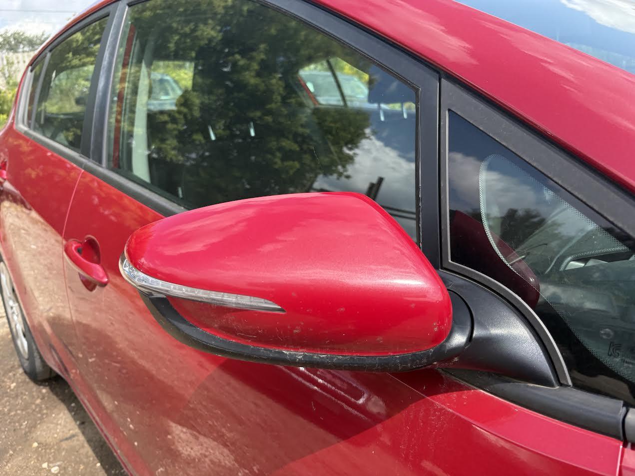 Used OEM RH Passenger Side Door Mirror fits 2016-2018 Kia Forte 87620B0010