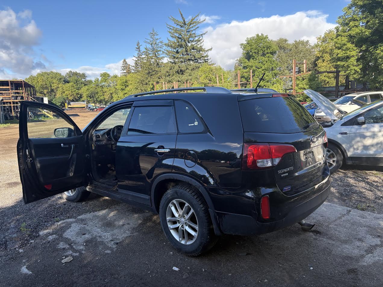 Used OEM LH Taillight fits 2014-2015 Kia Sorento 924011U500