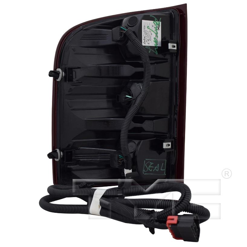 2010-2011 Chevrolet Silverado/GMC Sierra 1500 New RH Taillight W/Harness