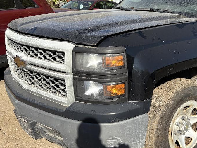 Used OEM LH Driver Side Headlight fits 2014-2015 Silverado 1500 23380552