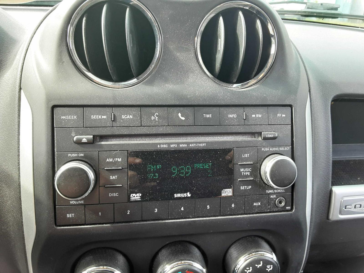 Équipement audio/vidéo d'origine d'occasion (sans radio satellite) compatible avec Jeep Patriot/Compass 2013-2017 : 68282482AA 68282482AB