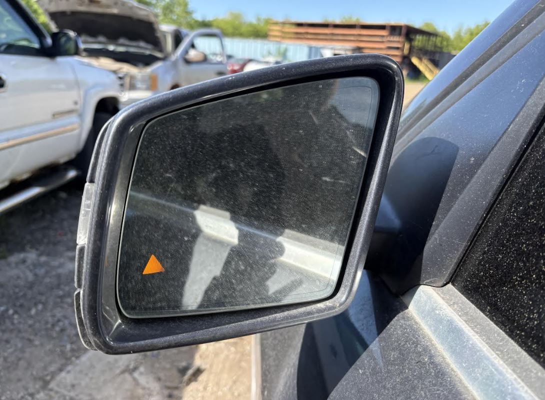 Used OEM LH Driver side Door Mirror Power with blind spot alert fits Mercedes 2013-2016 GL350/550/63/450, 2012-2015 ML63/250/350/400/550
