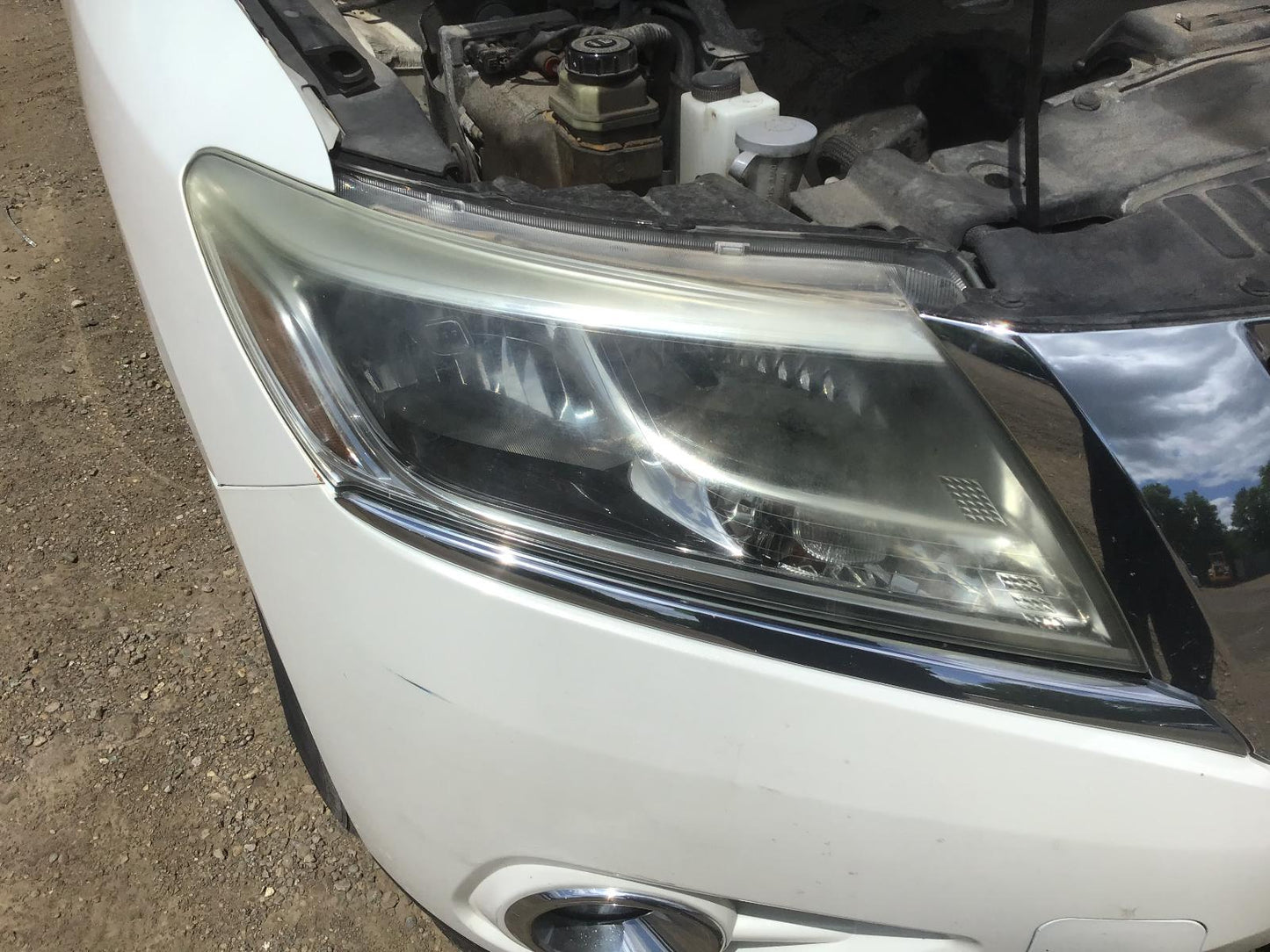 Used OEM LH Driver Side Headlight fits 2013-2016 Nissan Pathfinder 260603KA0A 260603KA0B