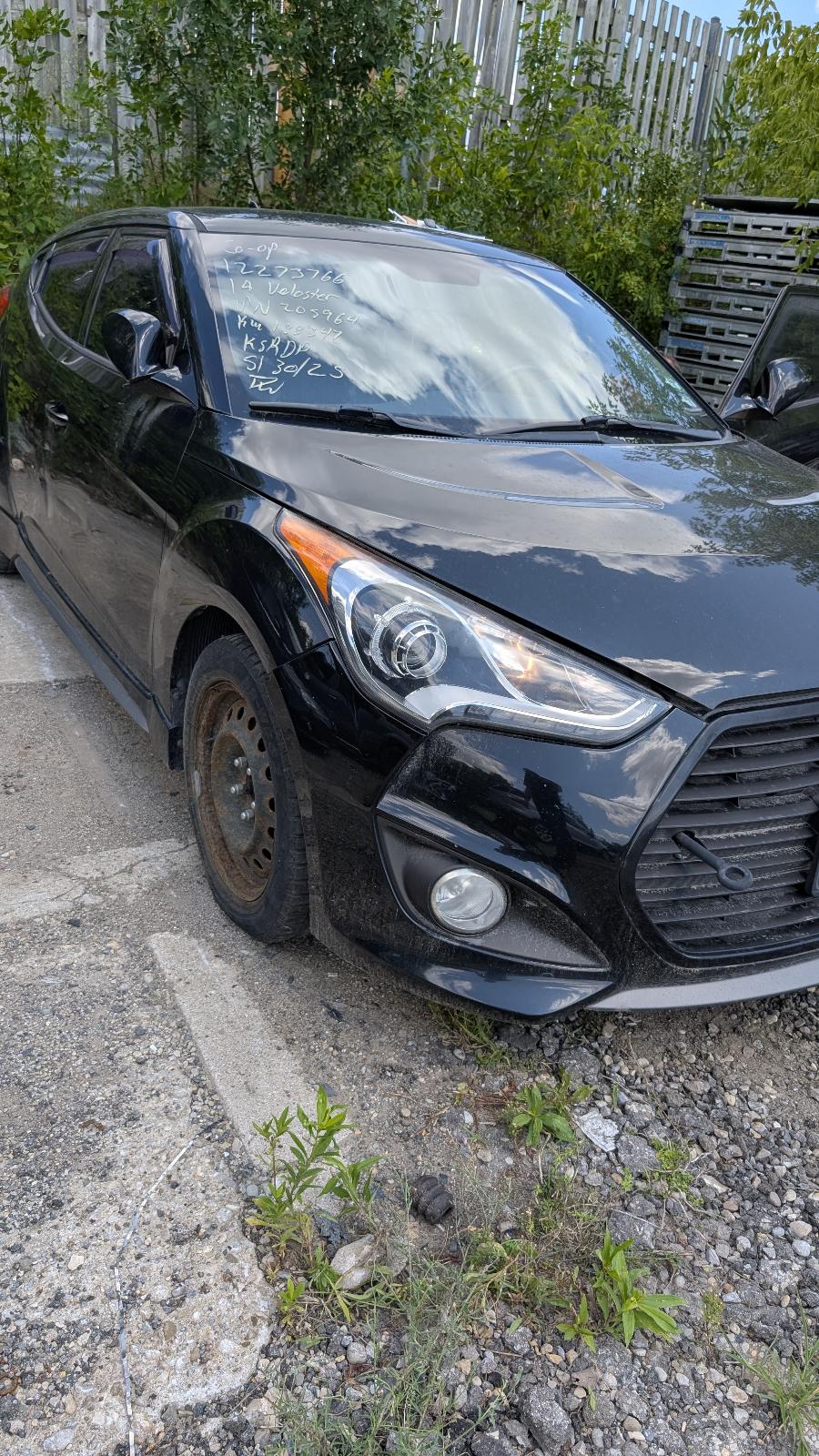 Used OEM LH Headlamp fits 2013-2017 Hyundai Veloster 921012V110