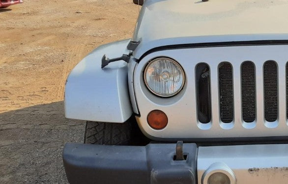 Used OEM RH Passenger side Halogen Headlight fits 2007-2018 Jeep Wrangler 55078148AB 55078148AC