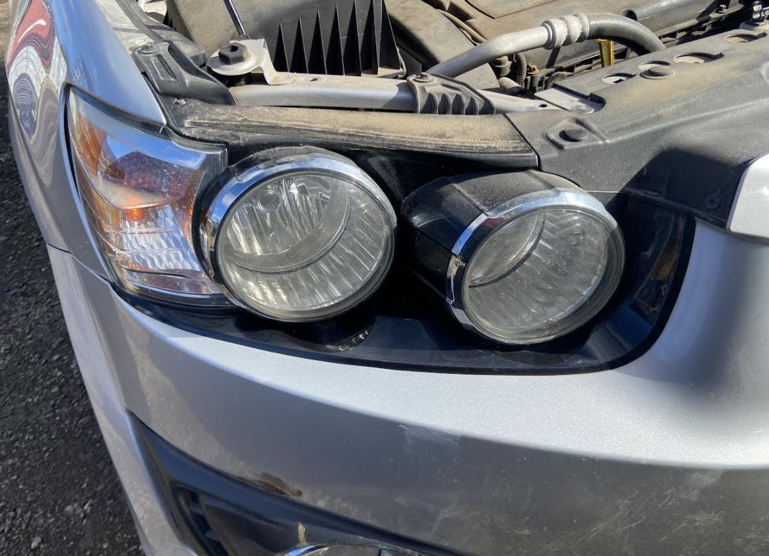 Used OEM RH Passenger side Headlight fits 2012-2016 Chevrolet Sonic 42390434 94534068 96830972