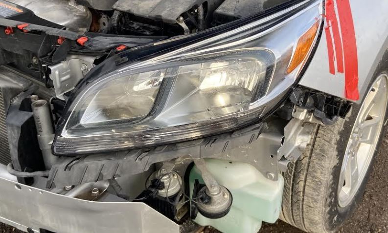 Used OEM Driver Side Head light fits 2013-2016 Chevrolet Malibu 23294937