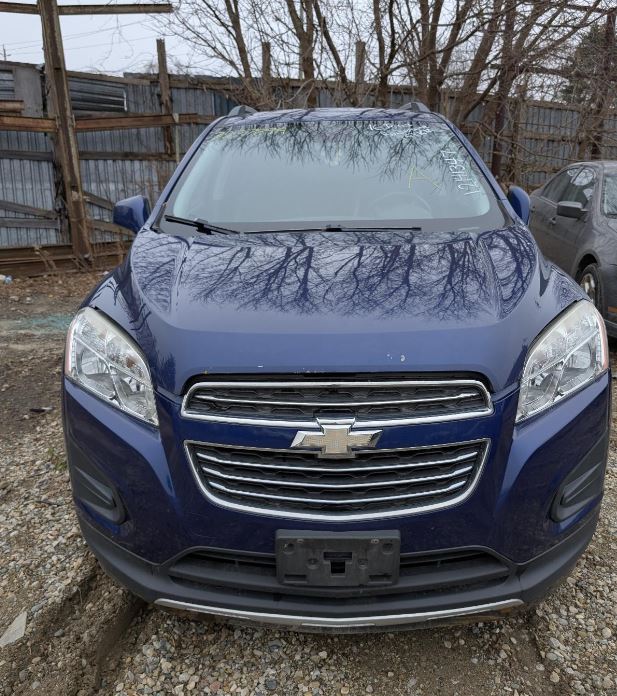 Used OEM Driver Side Head Light fits 2013-2016 Chevrolet Trax 95146960