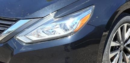 Used OEM LH Driver Side Halogen Headlight fits 2016-2018 Nissan Altima Sedan 260609HS0A