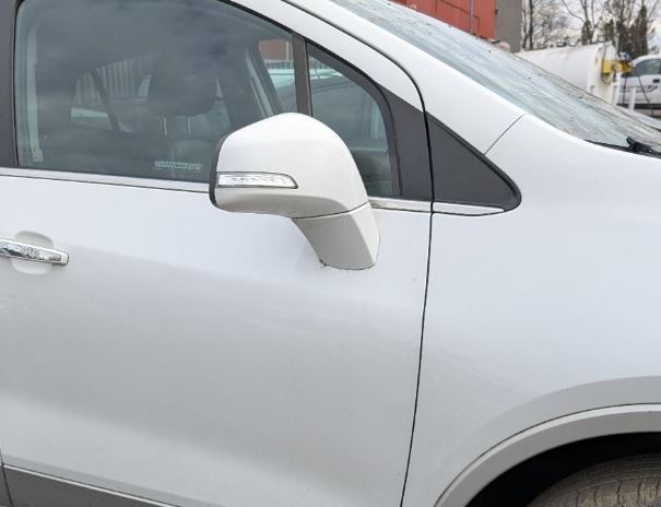 Used OEM R Door Mirror fits 2014-2016 Buick Encore 95374046