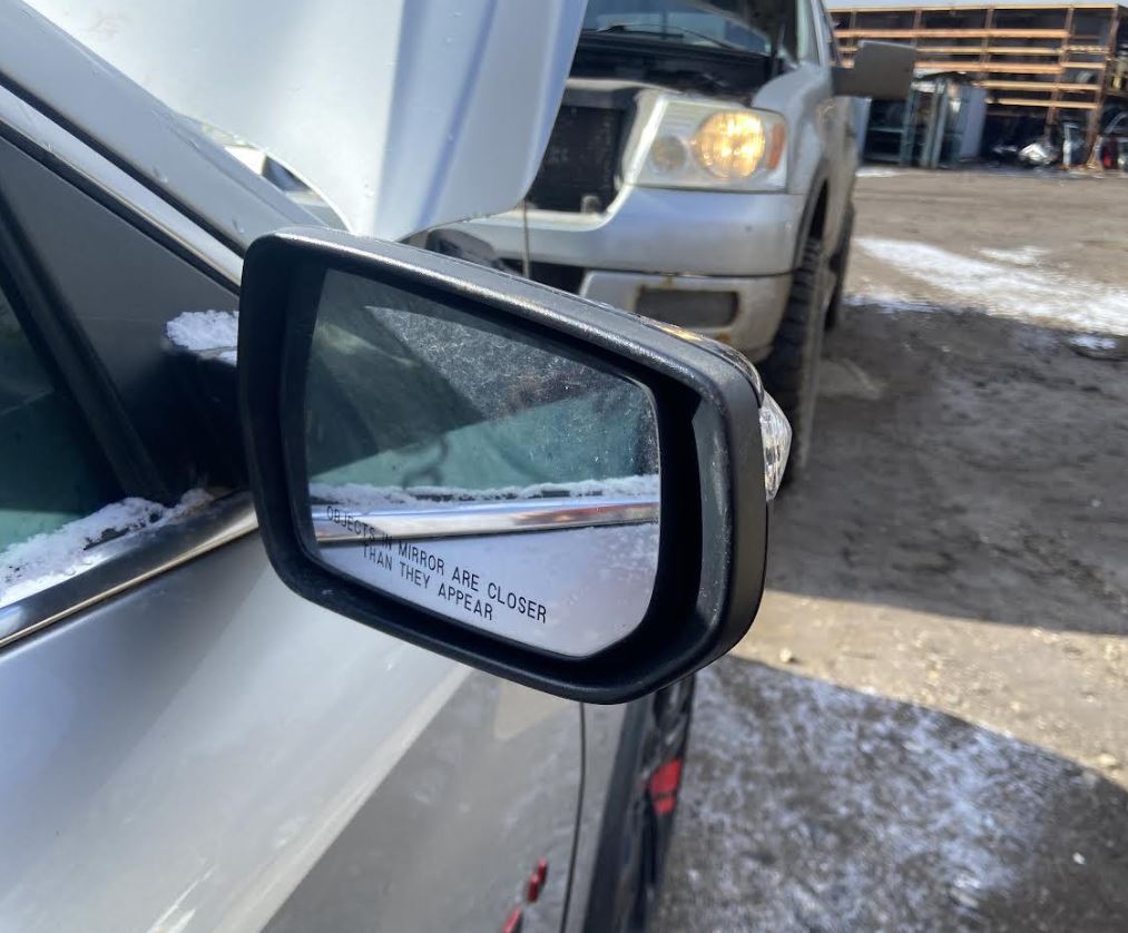 Used OEM RH Passenger Door Mirror fits 2016-2018 Chevrolet Malibu 84288103