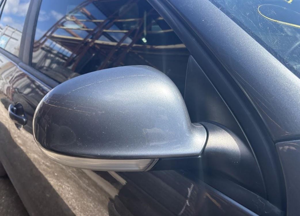 Used OEM RH Passenger Door Mirror w/o memory fits Volkswagens 2009-2014 Jetta, 2010-2014 Golf 1K1857508CS9B9, 1K0857538GRU