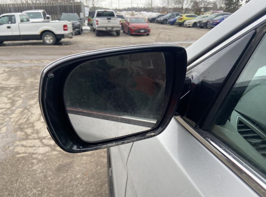 Used OEM LH Driver Side Mirror fits 2013-2016 Hyundai Santa Fe 876104Z001