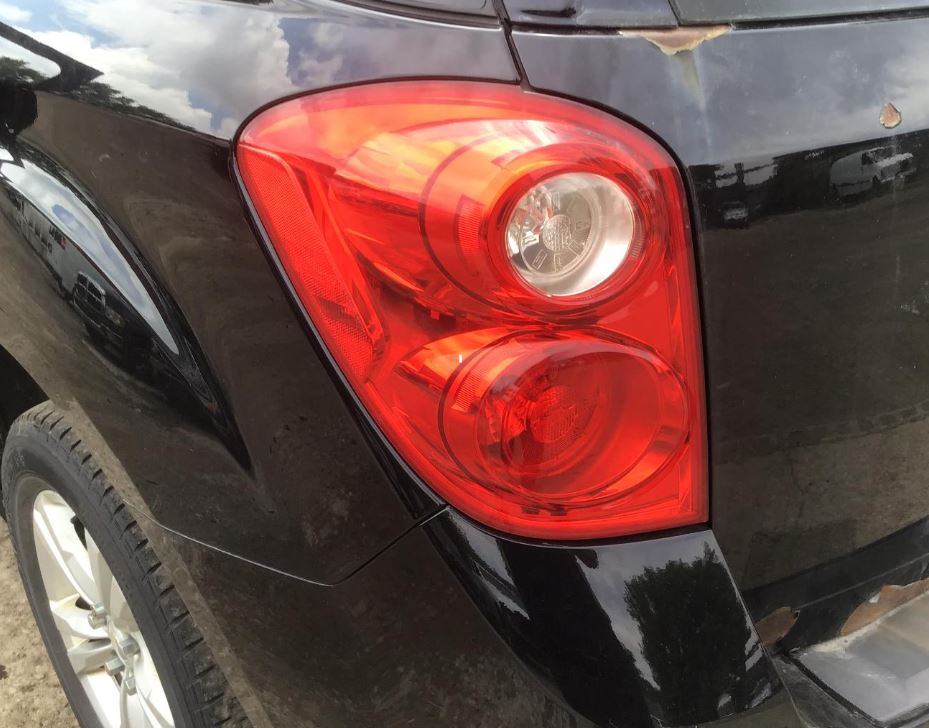 Used OEM L Driver side fits 2010-2015 Chevrolet Equinox 22759316