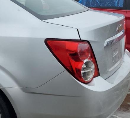 Feu arrière gauche d'occasion pour Chevrolet Sonic 94534065 (2012-2016)
