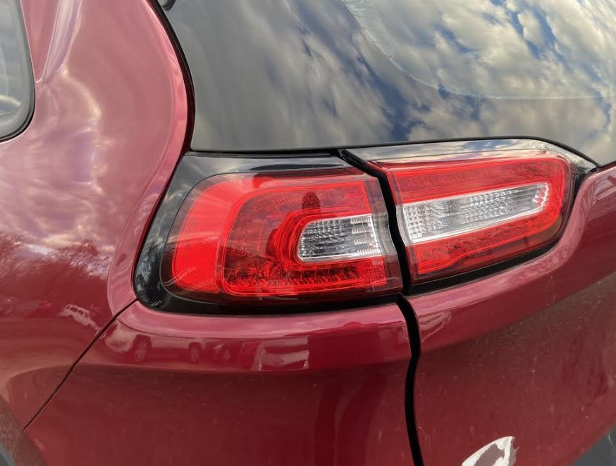 Used OEM LH Driver side LED Taillight fits 2014-2018 Cherokee 68102907AF