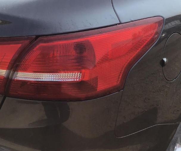Used OEM RH Taillight fits 2015-2018 Ford Focus F1EZ13404B F1EB13404FA F1EB13404FB F1EB13404FC F1EB13404FD