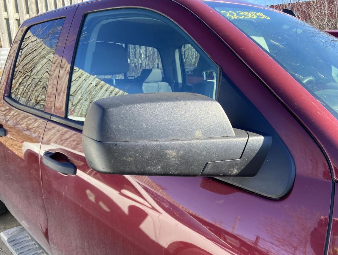 Used OEM Alternator fits 2014-2019 Silverado/Sierra 1500, 2015-2019 Silverado/Sierra 2500/3500 84143543