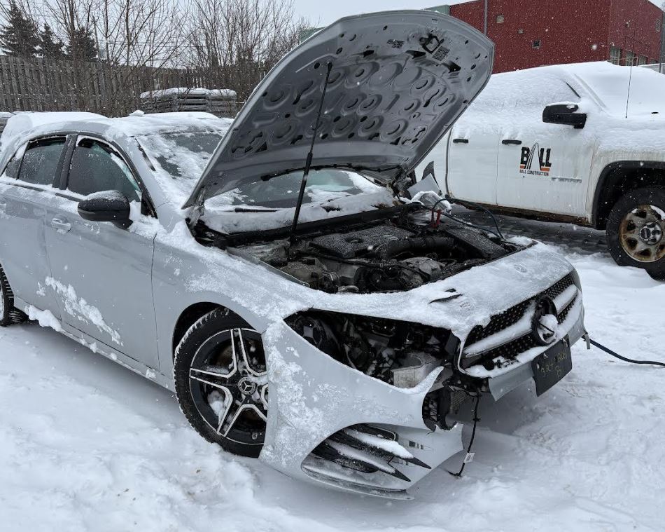 Used OEM Alternator fits Mercedes 2019-2020 A-Class, 2020-2023 CLA Class (35/250), 2021-2023 GLA Class (35/250), 2020 GLB Class 0009068206