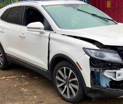 Used OEM Alternator fits 2015-2018 Ford Edge, 2013-2019 Explorer, 2013-2020 Fusion, 2013-2018 Taurus, 2015-2019 Lincoln MKC, 2013-2019 MKT, 2013-2020 MKZ