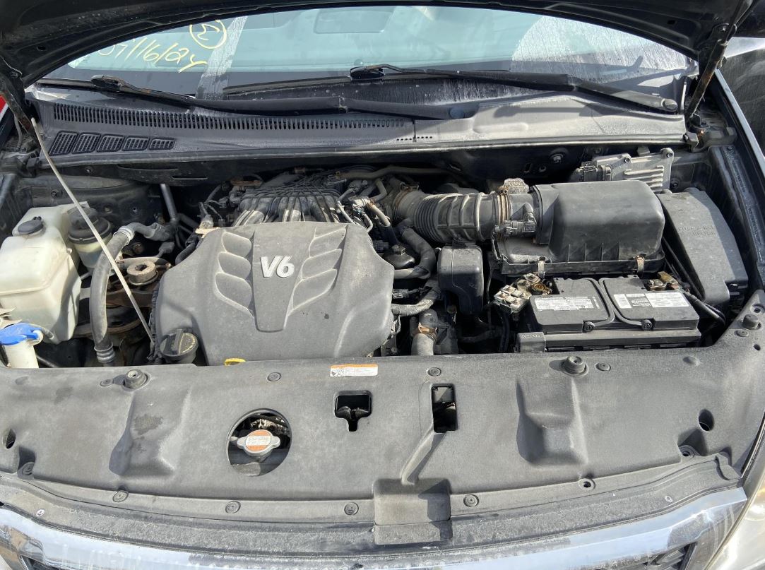 Used OEM Starter Motor fits 2008-2012 Hyundai Santa Fe, 2008-2010 Sonata, 2011-2013 Kia Sorento