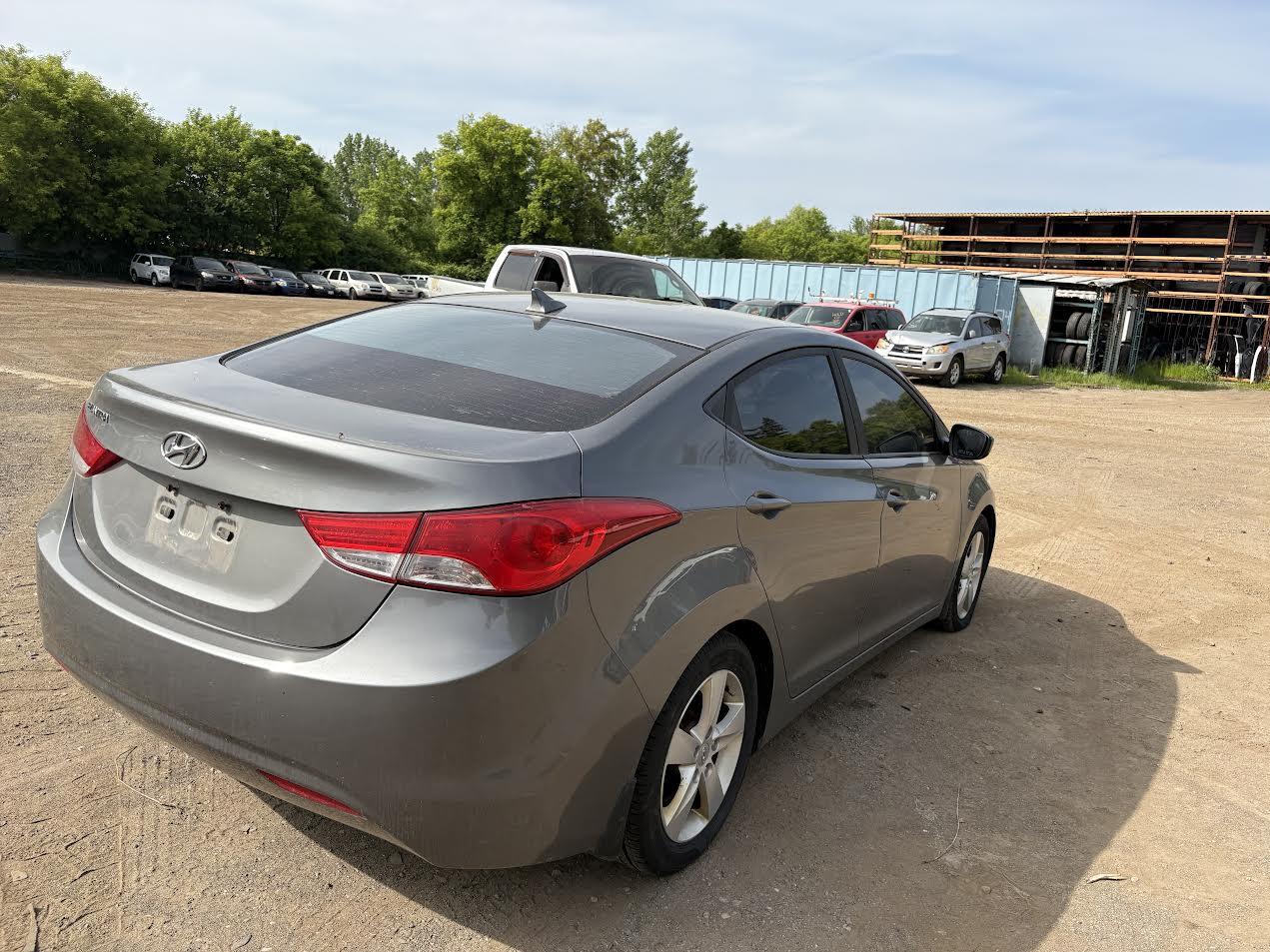 Used OEM RH Tail light 2011-2013 Elantra 924023Y000