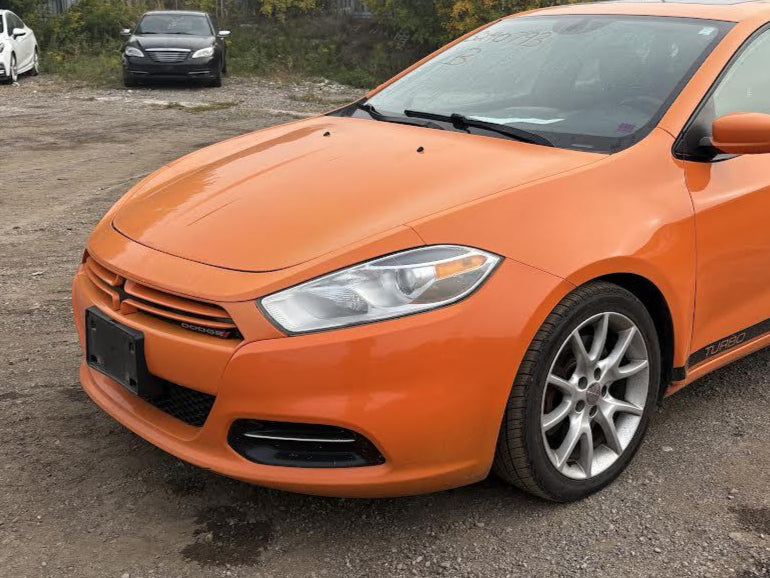 Phare avant gauche d'origine (côté conducteur) d'occasion, compatible avec Dodge Dart 2013-2016 (références : 68081389AL et 68274623AA).