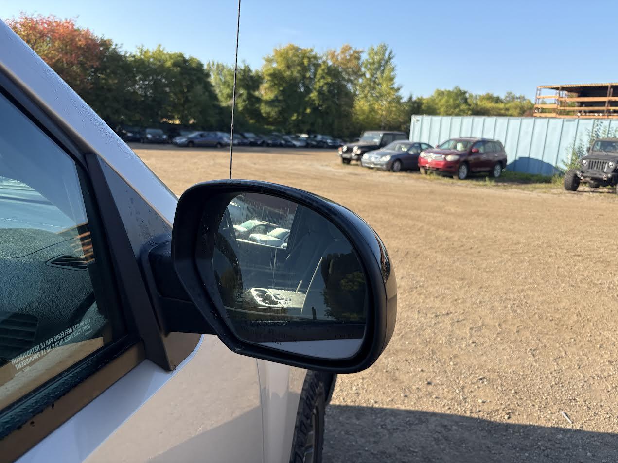 Used OEM R Door Mirror fits 2007-2014 Chevrolet Silverado GMC Sierra 1500 2500 3500 20809968