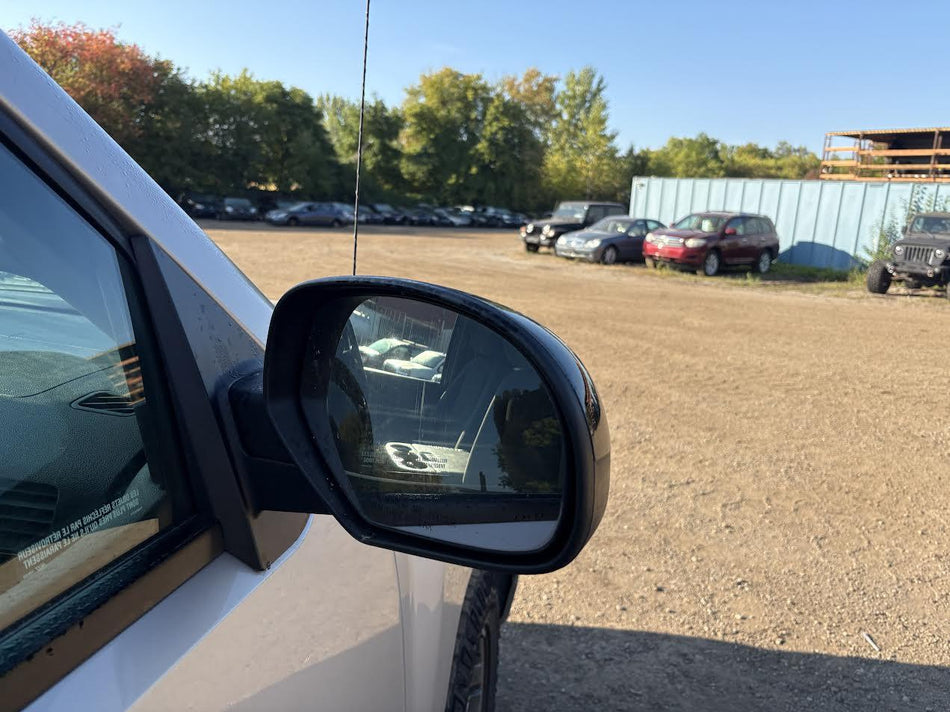 Used OEM R Door Mirror fits 2007-2014 Chevrolet Silverado GMC Sierra 1500 2500 3500 20809968