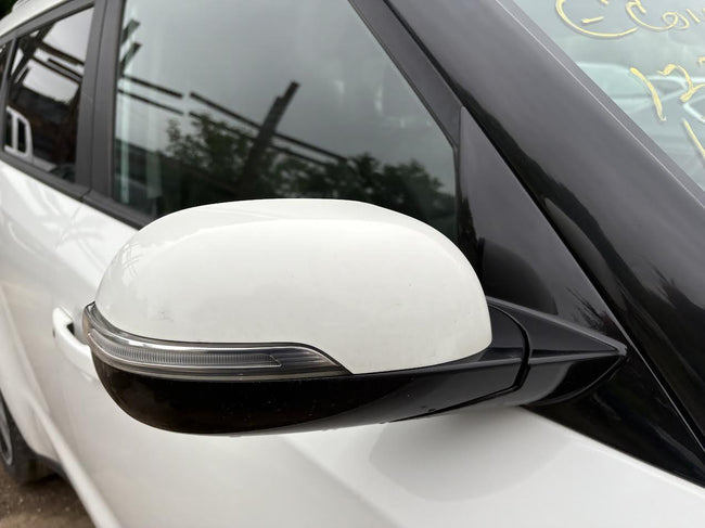 Used OEM R Door Mirror fits 2014-2019 Kia Soul 87620B2590