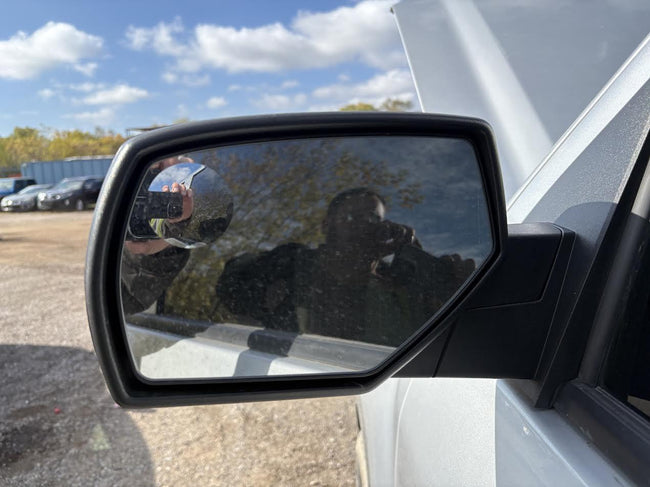 Used OEM LH Driver Door Mirror fits 2015-2019 Chevrolet Silverado, GMC Sierra 84342028 22889517