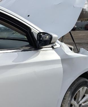 Used OEM R Door Mirror fits 2015-2017 Chrysler 200 1UY10TZZAE 1UY101X8AF