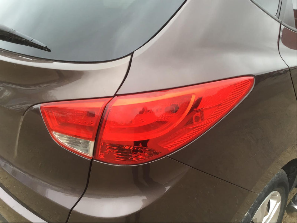 Used OEM RH Tail Light 2010-2015 Hyundai Tucson 924022S050