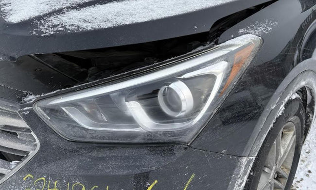 Used OEM LH Halogen Headlight fits 2017-2018 Hyundai Santa Fe 921014Z500
