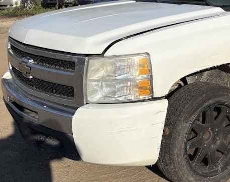 Used OEM LH Driver Side Headlight fits 2007-2013 Silverado 1500, 2007-2014 Silverado 2500/3500 22853027