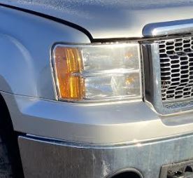 Used OEM RH Headlight fits 2007-2013 Sierra Denali/1500pickup, 2007-2014 Sierra 2500, 2011-2014 Sierra Denali, 2011-2014 Denali 3500, 2007-2014 Sierra 3500 pickup