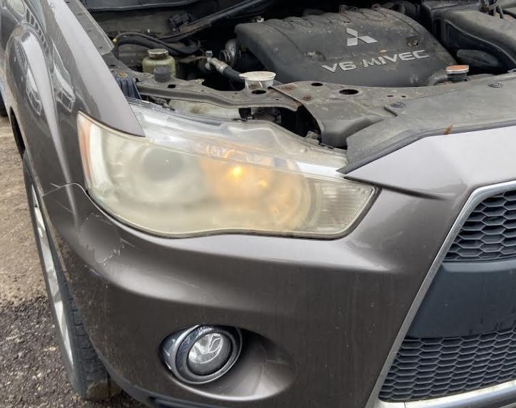 Used OEM RH Headlight fits Mitsubishi Outlander 8301B932 8301C422