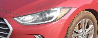 Used OEM LH Driver side Halogen Headlight wIth bumper mounted LED fits 2017-2018 Hyundai Elantra Sedan 92101F2050 92101F3010