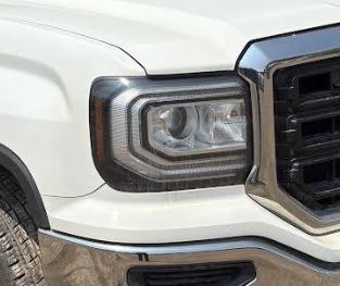 Used OEM RH HID Headlight fits 2016-2019 Sierra 1500 Pick up 84228370