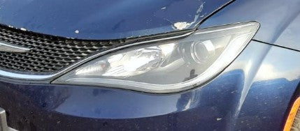 Used OEM LH Driver side Halogen Headlight fits 2017-2020 Chrysler Pacifica 68228947AE 68329841AA