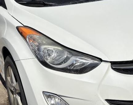 Used OEM RH Headlight fits 2011-2013 Hyundai Elantra Sedan 921023Y000