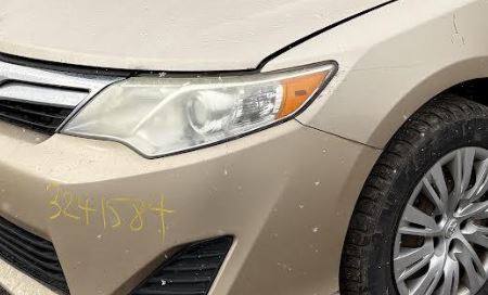 Used OEM LH Projector Halogen Headlight fits 2012-2014 Toyota Camry 8115006470