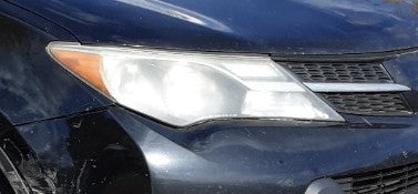 Used OEM RH Passenger side Headlight fits 2013-2015 Toyota Rav4 8113042590 811100R042