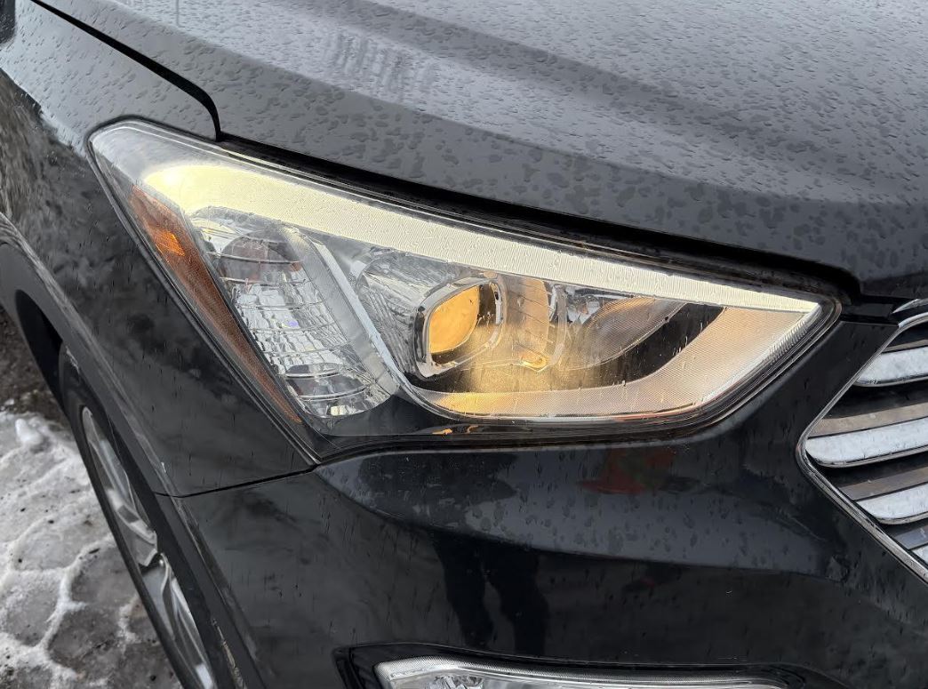 Used OEM RH Passenger side Halogen Headlight fits 2013-2016 Hyundai Santa Fe 92102B8020