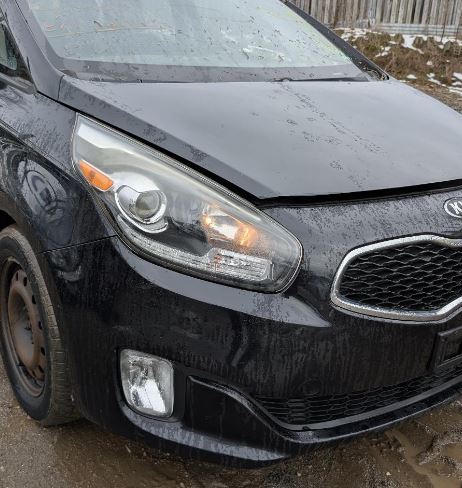 Used OEM RH Headlight fits 2014-2017 Kia Rondo 92102A4200