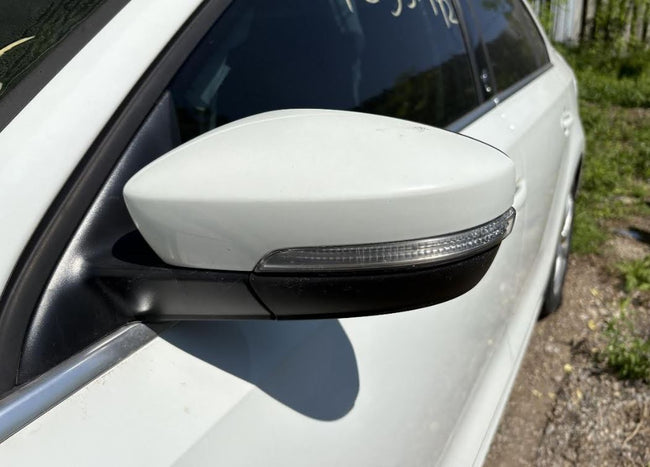 Used OEM LH Driver side Door Mirror Power w/o blind spot alert, w/turn signal fits 2017-2018 Volkswagen Jetta 5C7857507AG, 5C6857537AGRU, 5C6949101