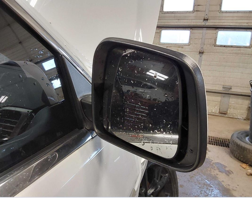 Used OEM RH Passenger side Door Mirror Power w turn signal. w/o blind spot alert fits 2013-2018 Jeep Grand Cherokee 68236923AA