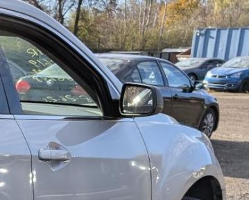 Used OEM R Door Mirror fits 2015-2017 Chevrolet Equinox 2016-2017 GMC Terrain 23467283